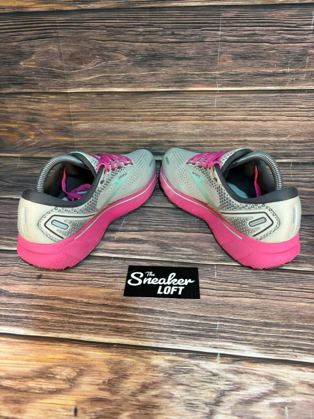 Brooks Ghost 14 Women's Light Gray Pink Athletic Running‎ Shoes Size 9